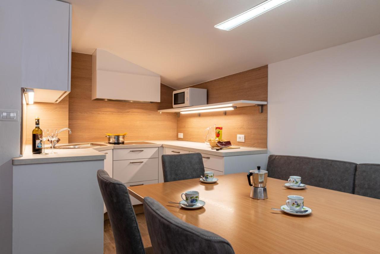 Apartments Udera เซลวาดีวัลการ์เดนา ภายนอก รูปภาพ
